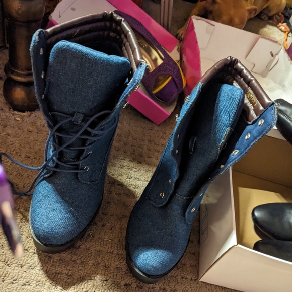 Cape Robbin Shoes - Cape Robbin Jean boots (missing shoelace)